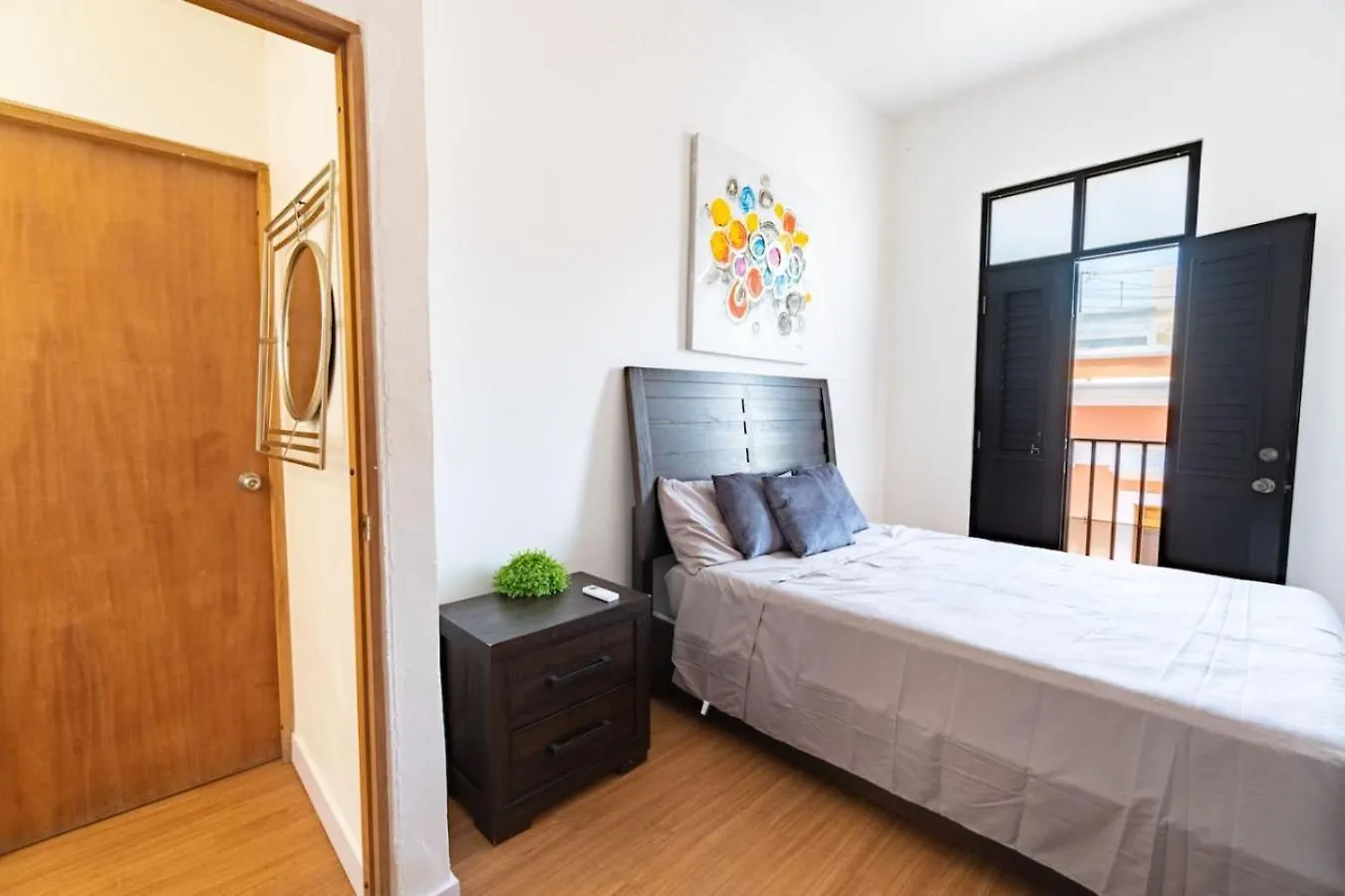 Modern 2-Br Apt. In Historic Old San Juan Daire